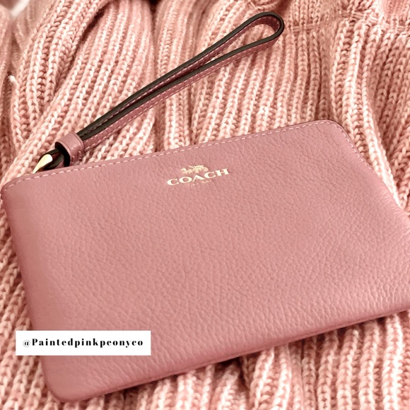 🆕 COACH | Pink Wristlet - Picture 1 of 6